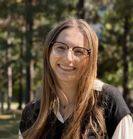 PORTRAIT PHOTO OF ZOE PLATOW